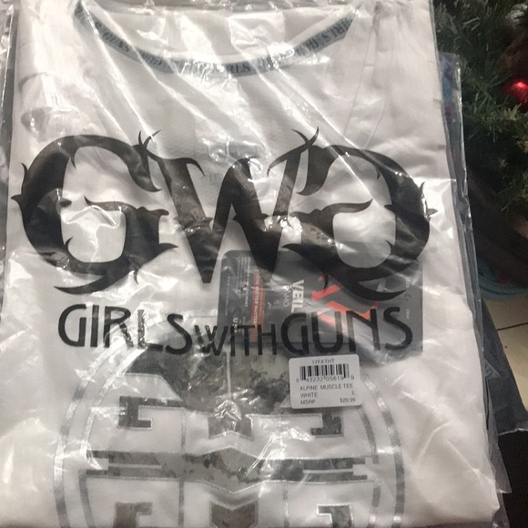 Girls With Guns Clothing Muscle Tank - Picture 3 of 3